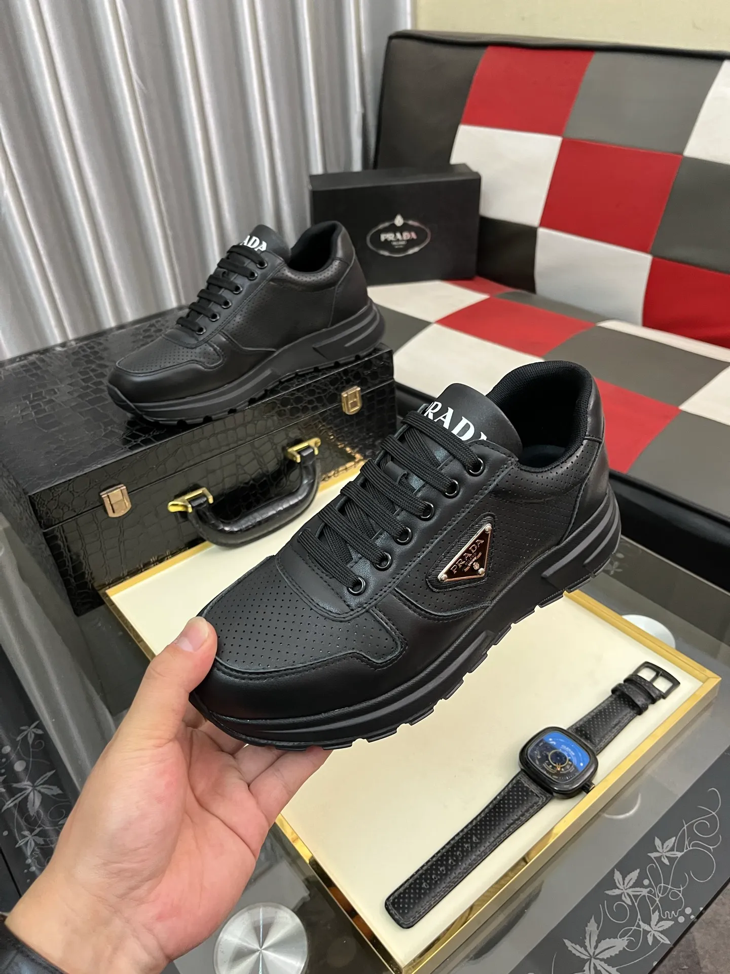 Men's shoes 💰420⌚️⌚️【PRADA】Prada - high-end quality original order 🔍🔍🔍 casual sports shoes - upper: 🔝 Nappa calfskin, brand hollow mesh hot reflective technology, tongue injection brand logo - lining: water-dyed cowhide - outsole: ultra-light TPU foam rubber; molded outsole -Ultra-high quality control and fine workmanship: highlighted (high-end, extravagance, and class) -Size: 38-443️⃣colors available